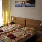 Отель Hotel Plus