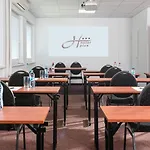 Отель Hotel Plus