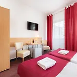 Hotel Plus Отель 3*