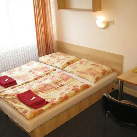 Hotel Plus 3* 브라티슬라바