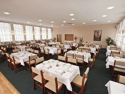 Hotel Plus Отель