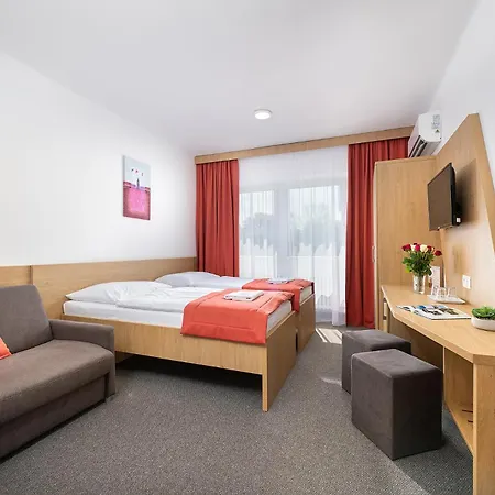 Hotel Plus 3*