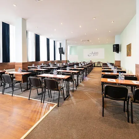 Hotel Plus