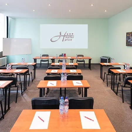 Hotel Plus Отель 3*