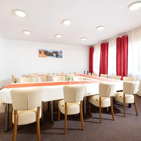 Hotel Plus Отель
