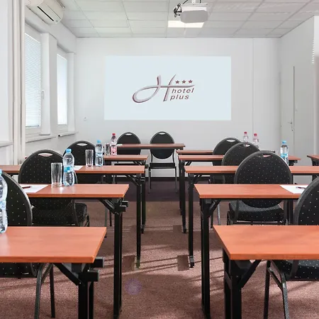 Отель Hotel Plus