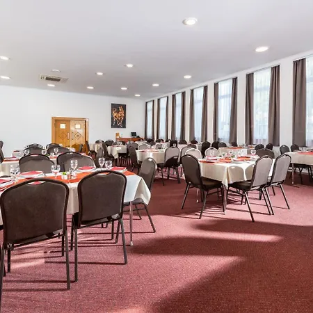 Hotel Plus Hotel Bratysława