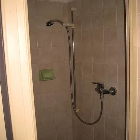호텔 Hotel Plus 3*
