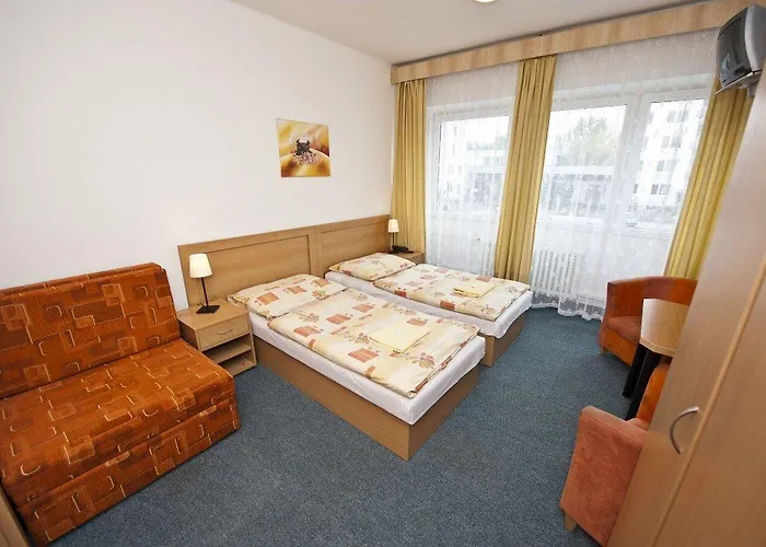 Отель Hotel Plus