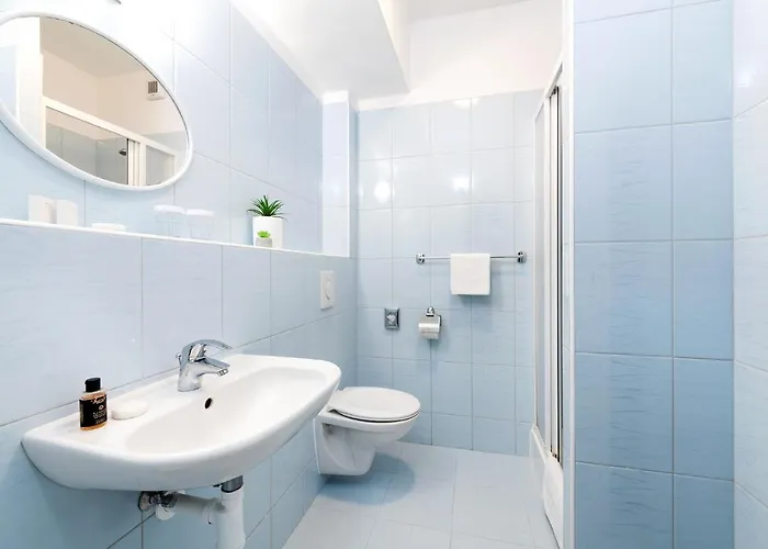 Отель Hotel Plus 3*