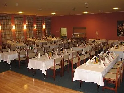 Hotel Plus 호텔 3*