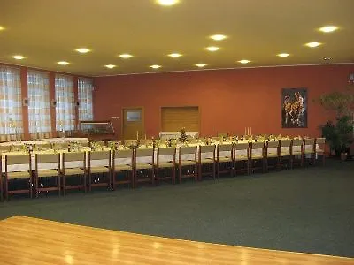 Hotel Plus 3* Братислава