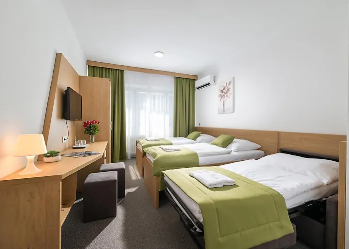 Hotel Plus 호텔 브라티슬라바