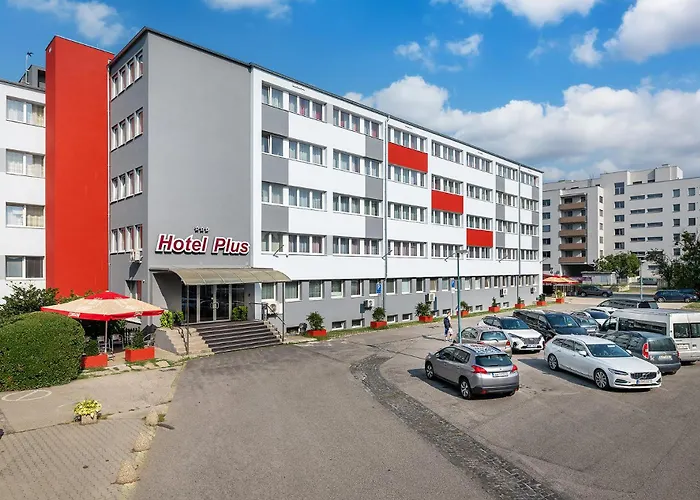 Hotel Plus 3* Братислава
