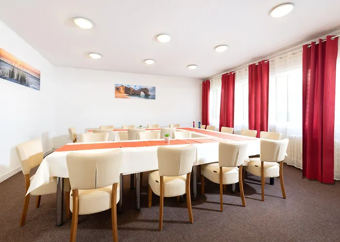 Hotel Plus Отель