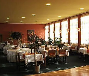 Отель Hotel Plus 3*