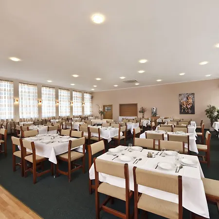 Hotel Plus 3* ברטיסלאבה