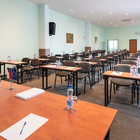 Hotel Plus מלון 3*