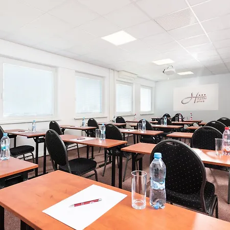 Hotel Plus 3* ברטיסלאבה